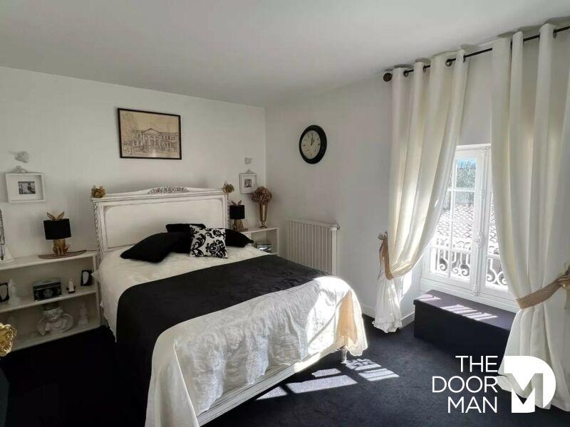 Propriété - 141 m² - 8 pièces