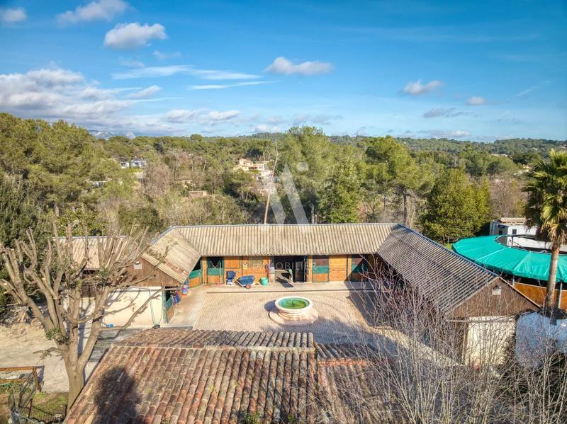 Villa - 350 m² - 5 pièces