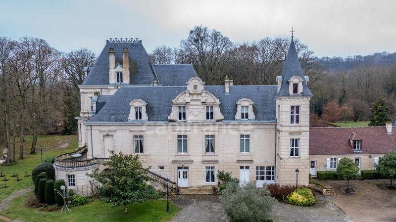 Propriété - 750 m² - 15 pièces