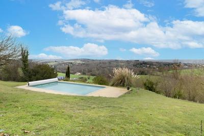 Maison - 245 m² - 6 pièces