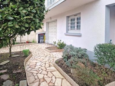 Maison ancienne - 184 m² - 6 pièces