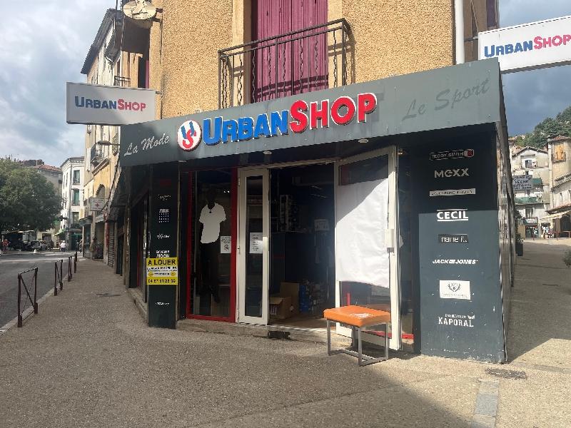 Local commercial - 220 m² - 1 pièce