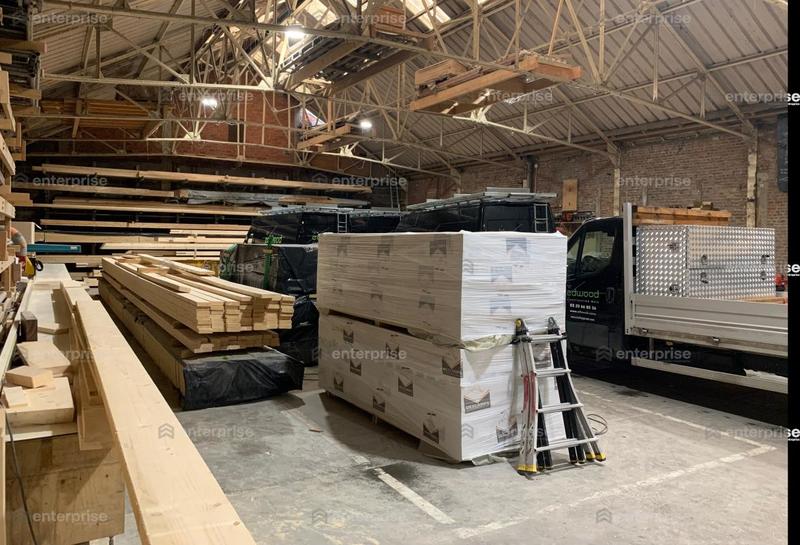 Local d'activité / Entrepôt - 1 300 m²