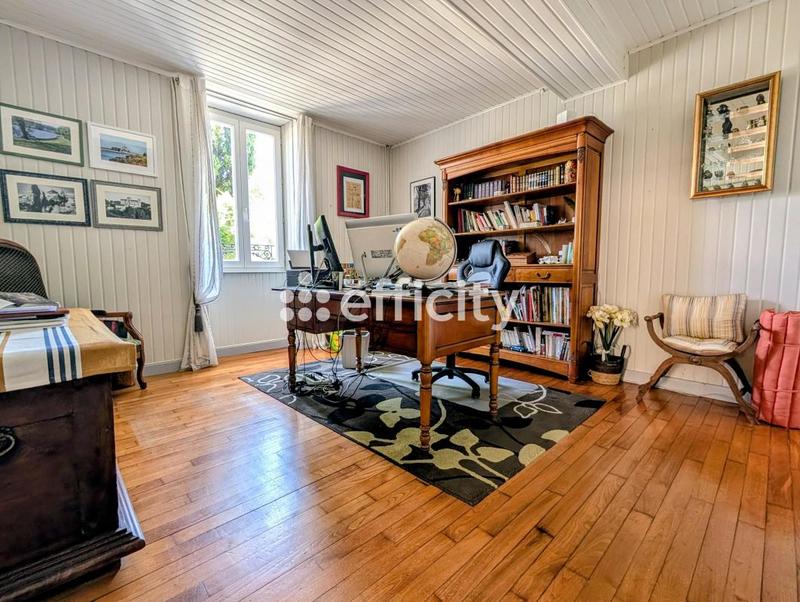 Maison - 175 m² - 8 pièces