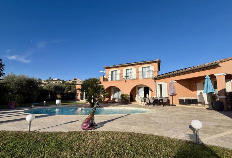 Villa - 160 m² - 5 pièces