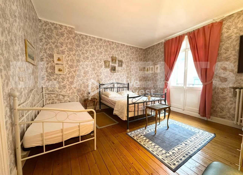 Maison - 309 m² - 12 pièces