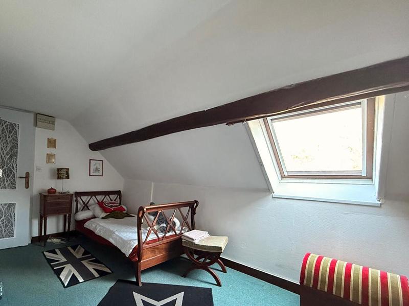 Maison - 230 m² - 10 pièces