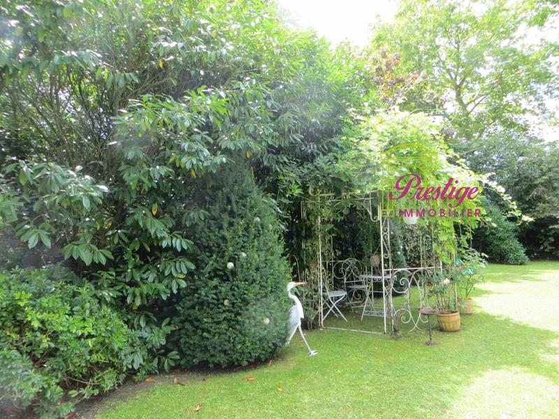 Propriété - 275 m² - 7 pièces