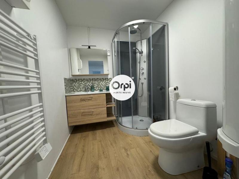 Immeuble - 211 m² - 9 pièces