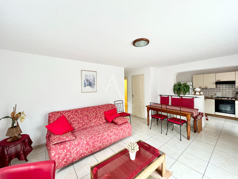 Maison - 204 m² - 8 pièces