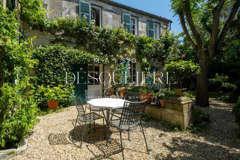 Maison de ville - 300 m² - 7 pièces