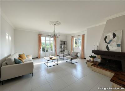 Propriété - 223 m² - 6 pièces