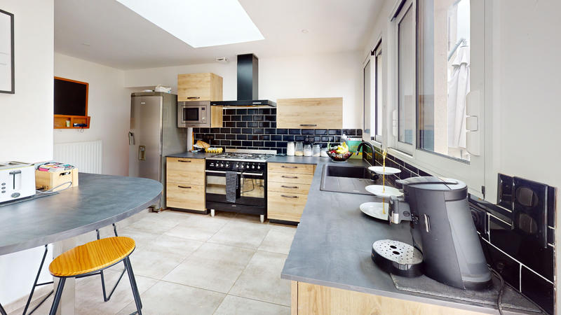 Maison - 168 m² - 7 pièces