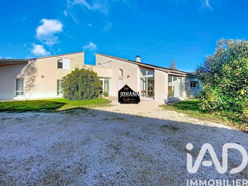 Maison de maîtres - 335 m² - 11 pièces