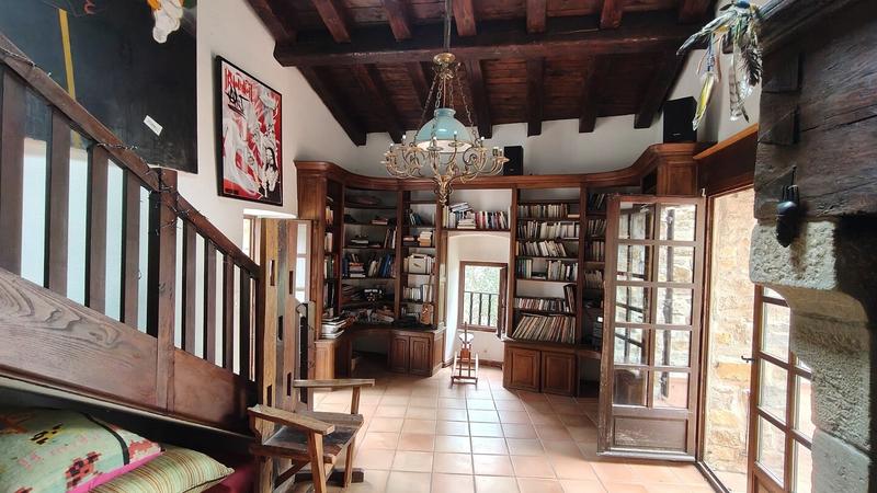 Maison - 245 m² - 10 pièces