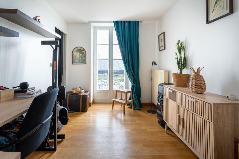 Demeure - 249 m² - 17 pièces