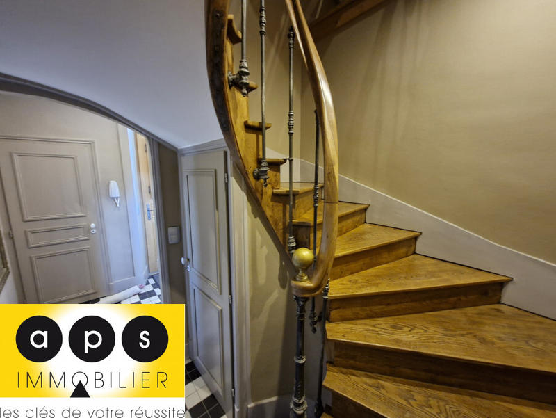 Maison - 200 m² - 8 pièces