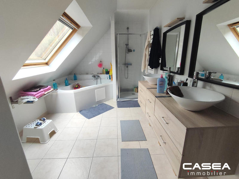 Maison - 196 m² - 6 pièces