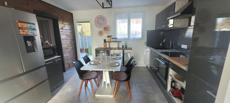 Maison - 99 m² - 5 pièces