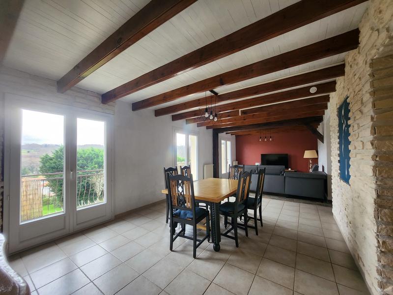 Maison - 143 m² - 6 pièces