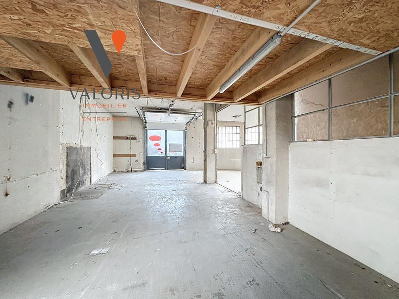Local d'activités - 156 m²