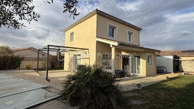 Maison - 102 m² - 5 pièces