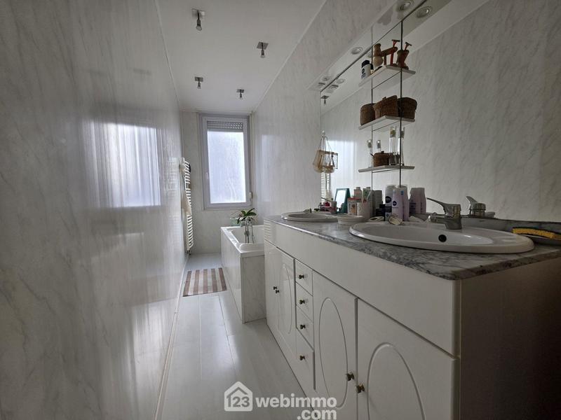 Maison - 128 m² - 4 pièces