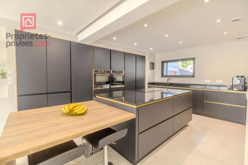 Maison - 170 m² - 7 pièces