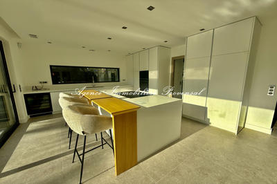 Villa - 266 m² - 5 pièces