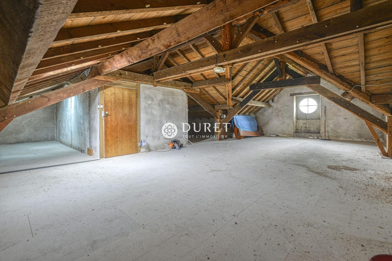 Maison - 214 m² - 10 pièces