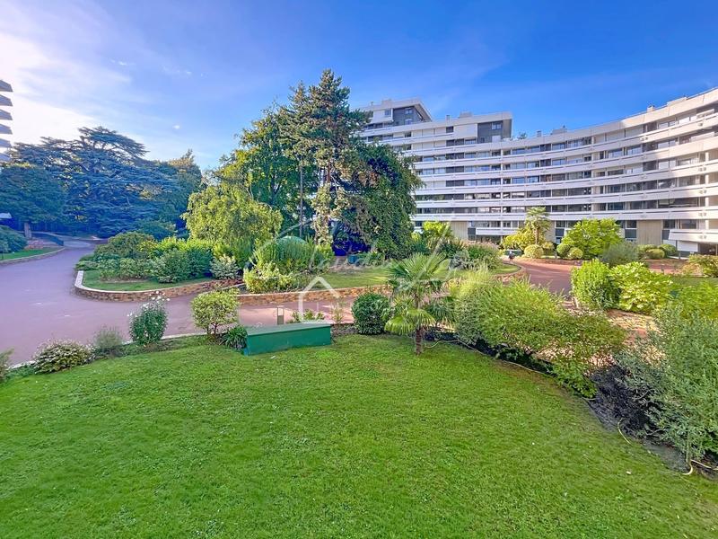 Appartement - 106 m² - 5 pièces