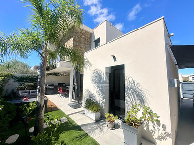 Maison - 98 m² - 5 pièces