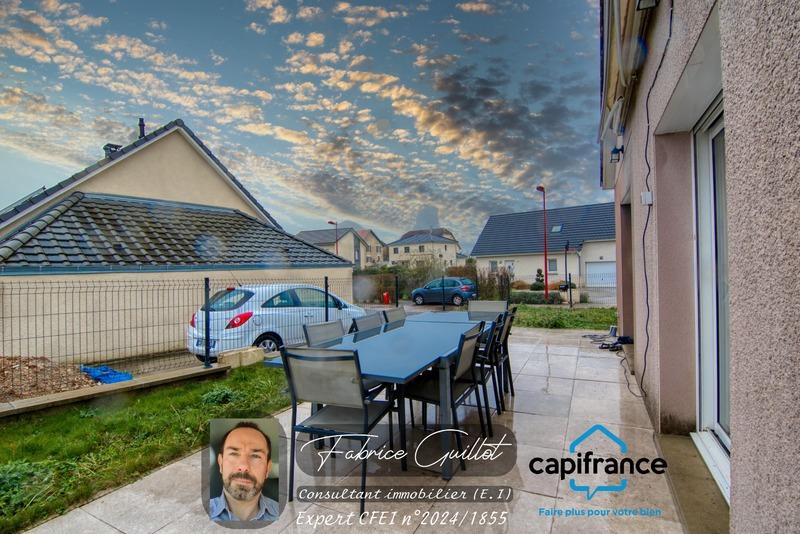 Maison - 95 m² - 5 pièces