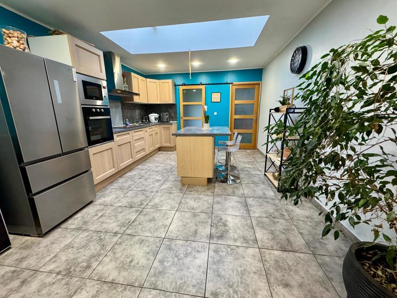 Maison - 96 m² - 5 pièces