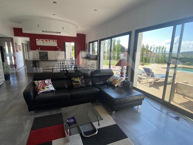 Villa - 182 m² - 5 pièces