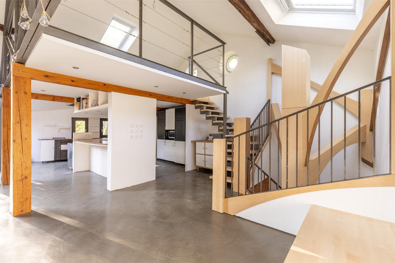 Loft - 268 m² - 8 pièces