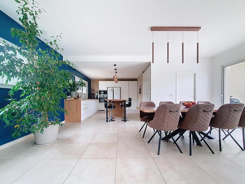 Maison - 160 m² - 5 pièces