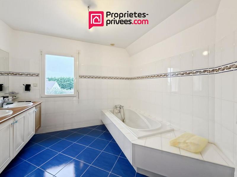 Maison - 185 m² - 9 pièces