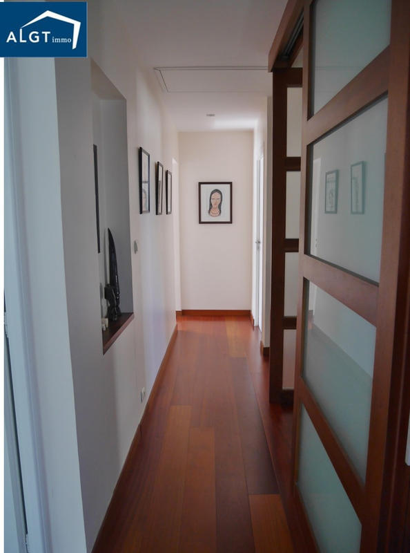 Villa - 210 m² - 6 pièces