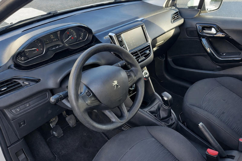 Peugeot 208 1.6 BlueHDi 100 Business