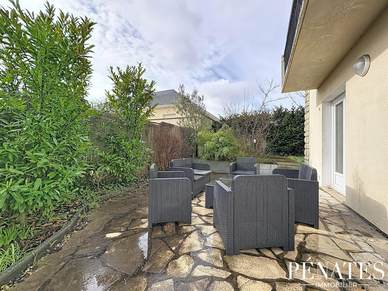 Maison - 203 m² - 10 pièces