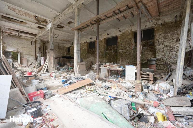 Local commercial - 742 m² - 30 pièces