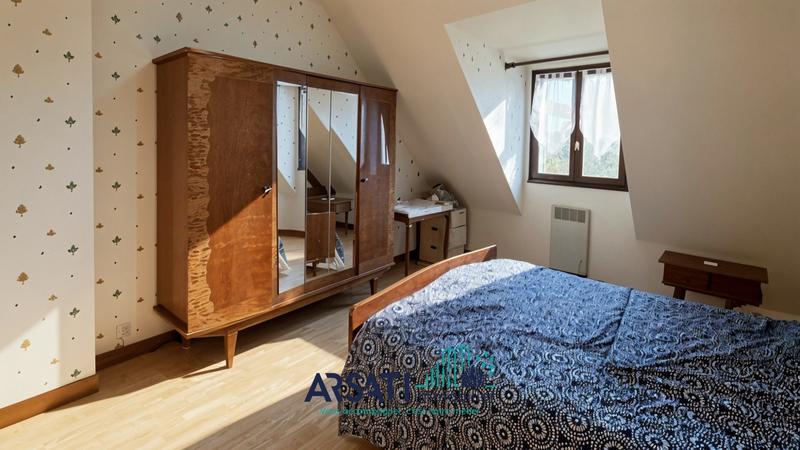 Maison traditionnelle - 90 m² - 5 pièces