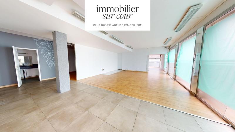 Local d'activité / Entrepôt - 326 m² - 20 pièces