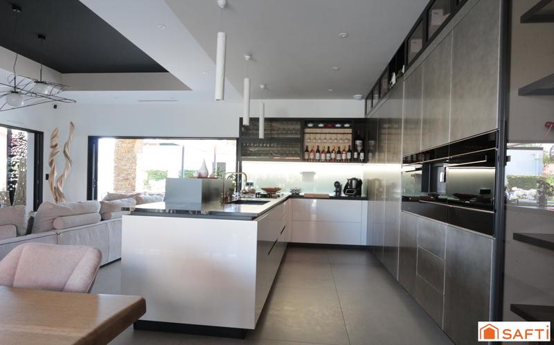 Maison - 171 m² - 5 pièces