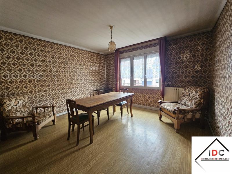 Maison - 90 m² - 5 pièces