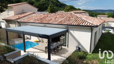 Maison - 104 m² - 4 pièces