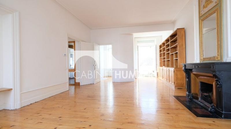 Appartement - 124 m² - 5 pièces