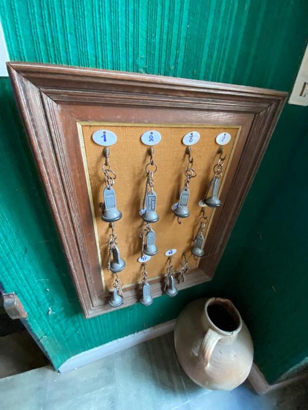 Maison - 425 m² - 16 pièces