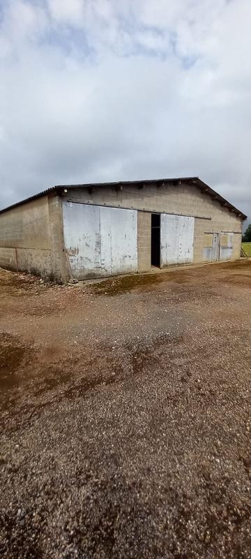 Maison ancienne - 450 m² - 1 pièce